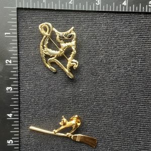2 Vintage Kitty Cat Brooches Sassy Cat &  Freight Flight Halloween Theme